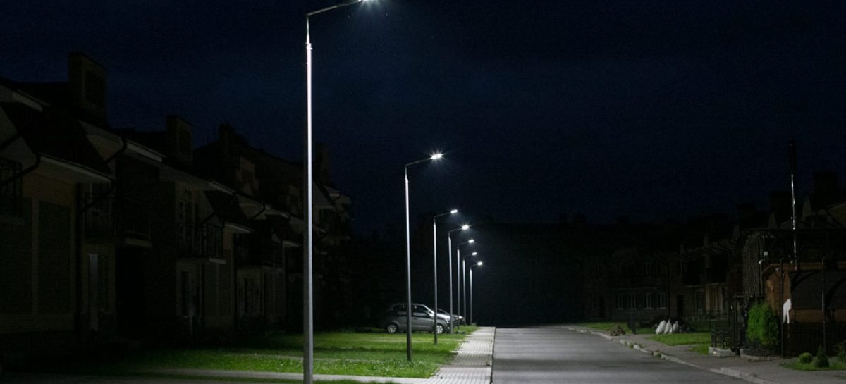 Будет ли после замены лини электропередачи восстановлено уличное освещение в районе военкомата в Сальске?