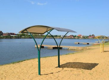 На пляже в Сальске мужчине брызнули в лицо из перцового баллончика