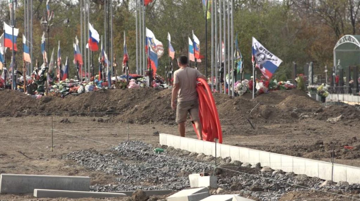 В честь подвига земляков! На новом кладбище благоустраивают Аллею Героев