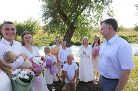 Юрий Слюсарь: «Подарочные наборы новорожденным начнут выдавать на Дону со следующего года»