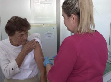 Первый пошел — сальчан прививают от гриппа