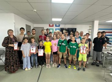 В Сальске прошёл турнир по шашкам на кубок парка