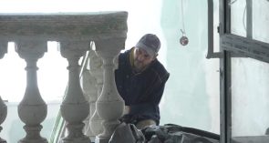 Рабочих рук прибавилось, темпы ускорили: районный Дворца культуры строители обещают сдать в этом году