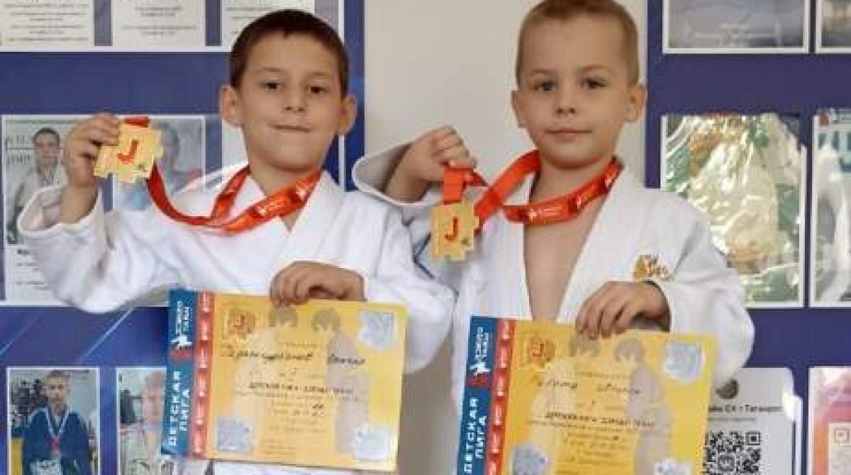 Схватки на татами сальских дзюдоистов
