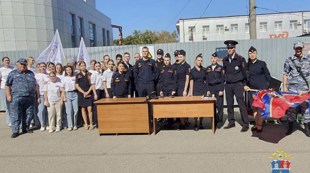 Транспортные полицейские Сальска провели профориентационную встречу с молодежью