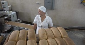 С пылу с жару: Международный день хлеба отмечают хлебопеки