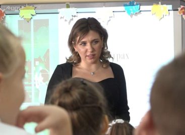 Молодая, активная, креативная: школьный психолог Виолетта Юношева и детям поможет, и учителей поддержит