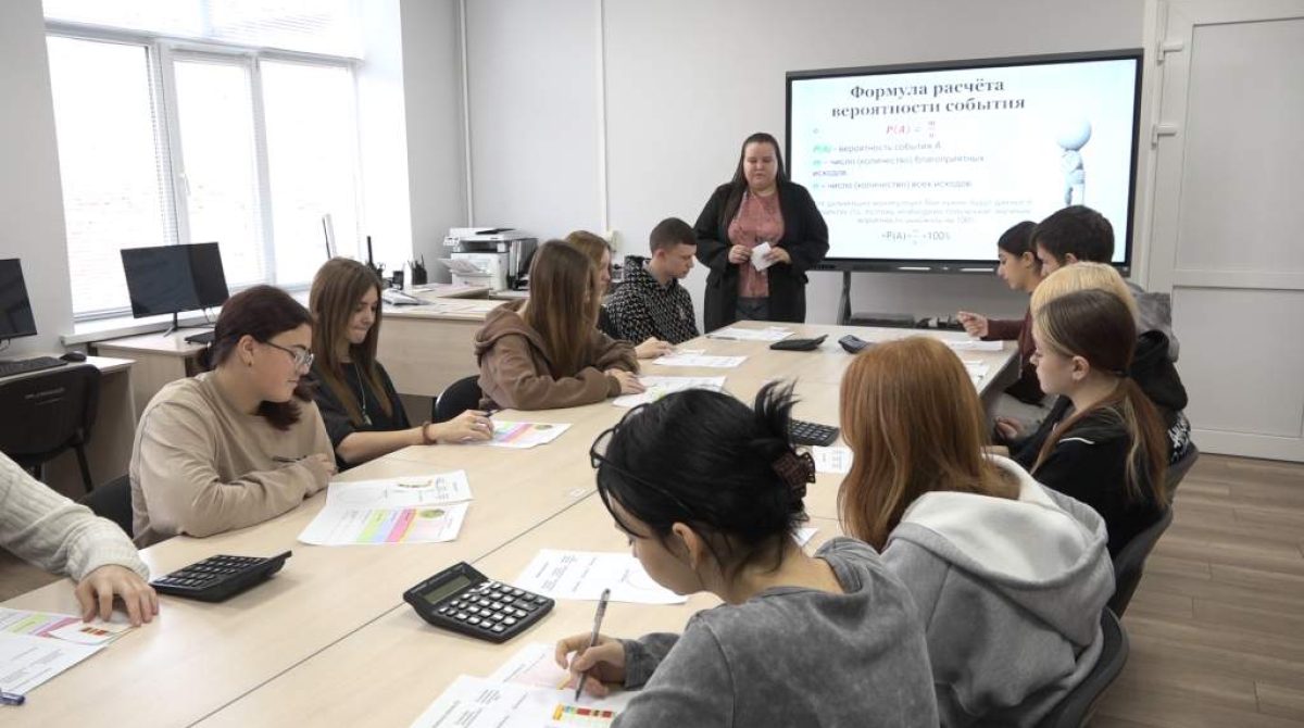 Вперёд и только вперёд!  Преподаватель агроколледжа Светлана Лебедько стала призером областного конкурса. Студентам готовят площадку для сдачи экзамена
