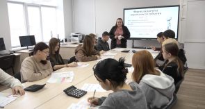 Вперёд и только вперёд!  Преподаватель агроколледжа Светлана Лебедько стала призером областного конкурса. Студентам готовят площадку для сдачи экзамена