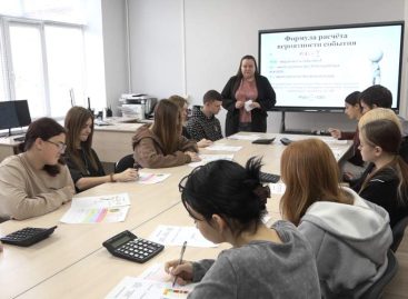 Вперёд и только вперёд!  Преподаватель агроколледжа Светлана Лебедько стала призером областного конкурса. Студентам готовят площадку для сдачи экзамена