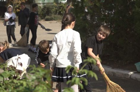 Стало чище: в шестой школе провели субботник