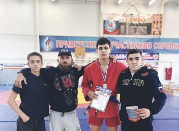 Турнир в «Олимпийском»: Каменск-Шахтинский принял юных борцов