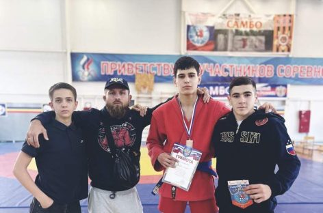 Турнир в «Олимпийском»: Каменск-Шахтинский принял юных борцов