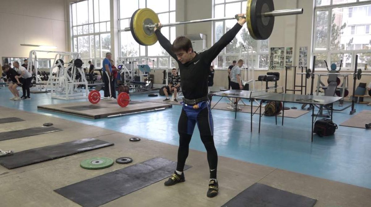 Через тернии — к звездам: сальские тяжелоатлеты завоевали 6 медалей на Всероссийских соревнованиях