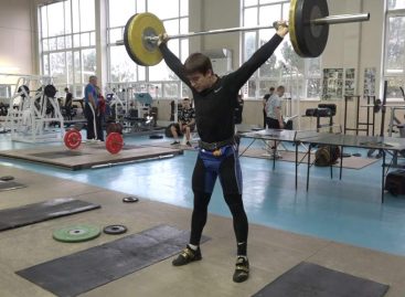 Через тернии — к звездам: сальские тяжелоатлеты завоевали 6 медалей на Всероссийских соревнованиях