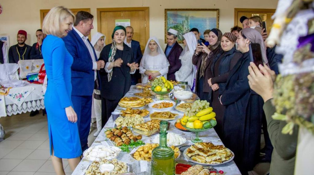 Вкусно, весело и вместе: фестиваль национальных культур прошел в Гиганте