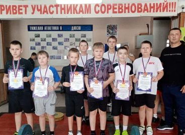 Сальчане дебютировали в Пролетарске