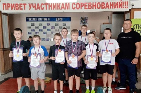 Сальчане дебютировали в Пролетарске