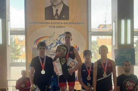 Победы борцов: сальские спортсмены приняли участие в важных турнирах