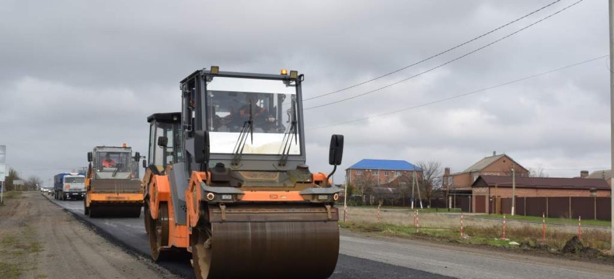 В Сальске завершается ремонта дорог, запланированный на 2025 год