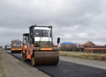 В Сальске завершается ремонта дорог, запланированный на 2025 год