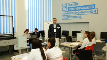 Планку не снижают: преподаватель СИТ Дмитрий Бардаков победил на областном конкурсе «Педагогический работник в системе СПО»