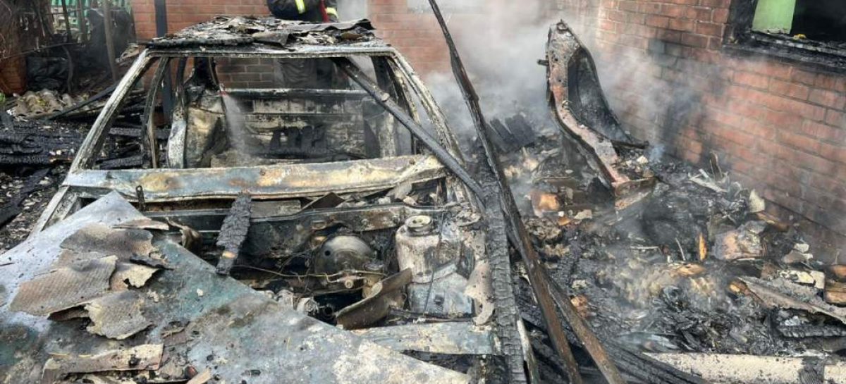 В Сальске пожар возник из-за замыкания удлинителя