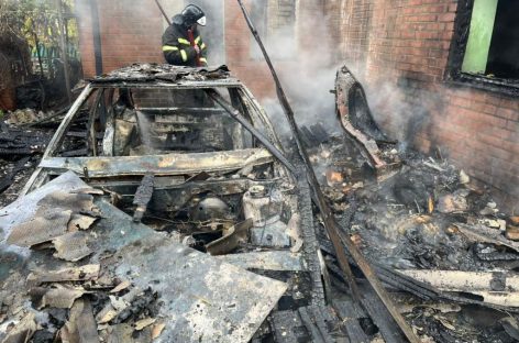 В Сальске пожар возник из-за замыкания удлинителя