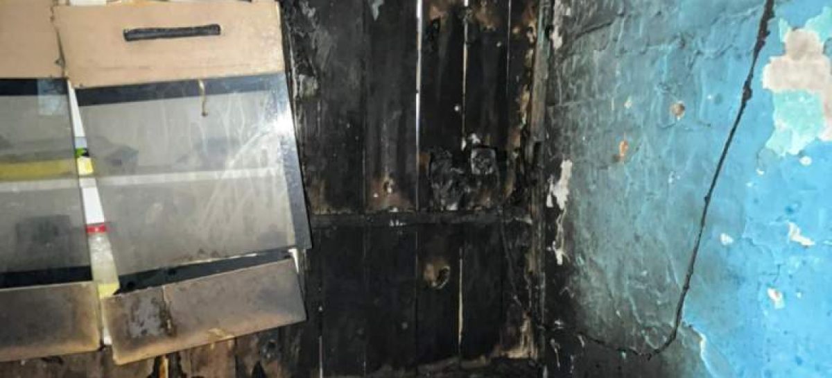 В Сальском районе из-за короткого замыкания возник пожар