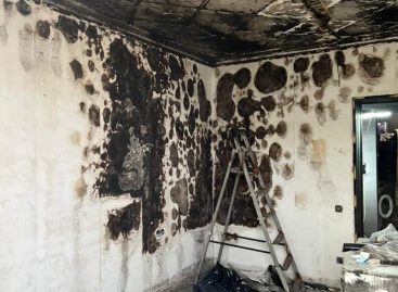 В Сальском районе из-за короткого замыкания загорелся дом