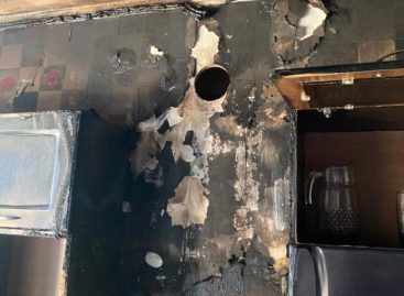 В Сальском районе из-за замыкания вытяжки загорелась кухня