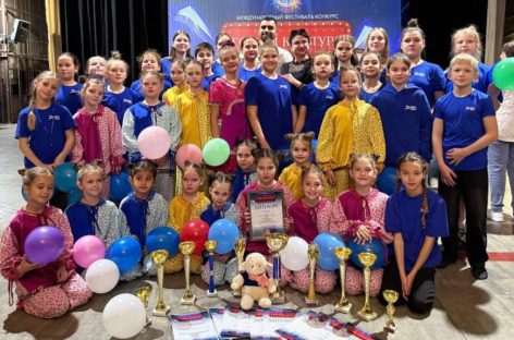 Из Махачкалы — с победными кубками: танцоры сальской «Забавы» блеснули талантами на международном фестивале-конкурсе