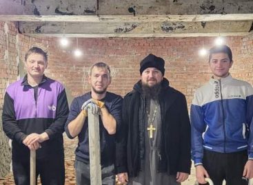 Успеть к Пасхе: в храме Владимирской иконы Божией Матери в посёлке Гигант вовсю идут строительные работы