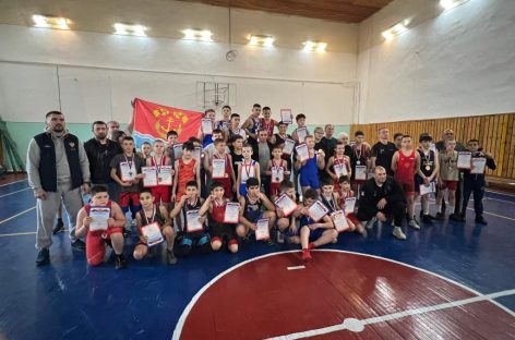 Сальские борцы завоевали медали межрайонного турнира
