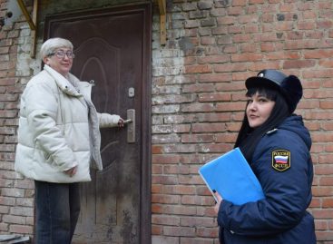 Сотрудники «ТНС-энерго» и судебные приставы в Сальске наведались к должникам за электроэнергию