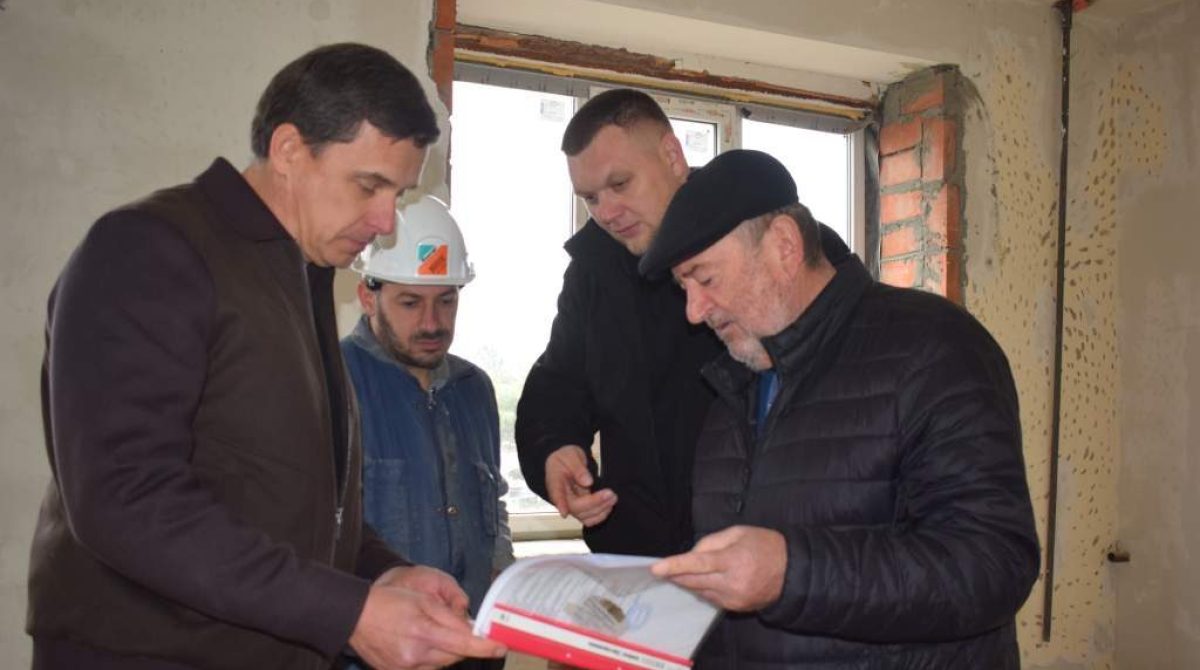 Четыре этажа здоровья: в здании сальской поликлиники идёт масштабный капитальный ремонт