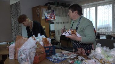 И в госпиталь, и на передовую: волонтеры группы «Народ и фронт едины» готовят подарки