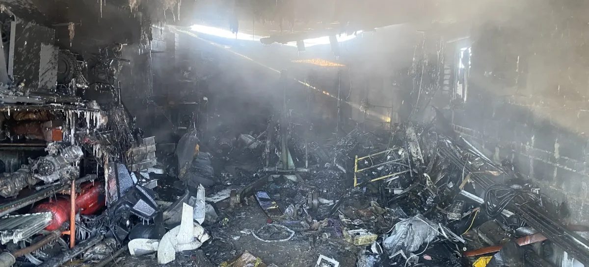 В Сальском районе загорелась кухня, совмещённая с гаражом