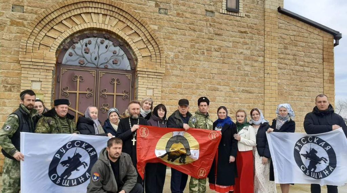 В Свято-Никольском храме в селе Новый Егорлык возобновили традицию благодарственных песнопений