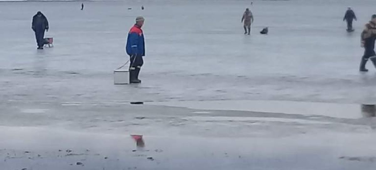 Жителям Сальского района напомнили, чем опасен некрепкий лёд