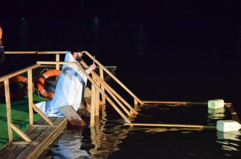 Сальчанам ещё раз напомнили о правилах безопасного купания в проруби