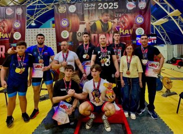 Новые рекорды поставили сальские силачи