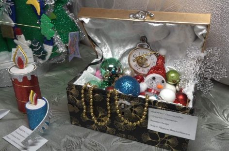 Из бабушкиного сундука: на станции юных техников представили выставку детских поделок