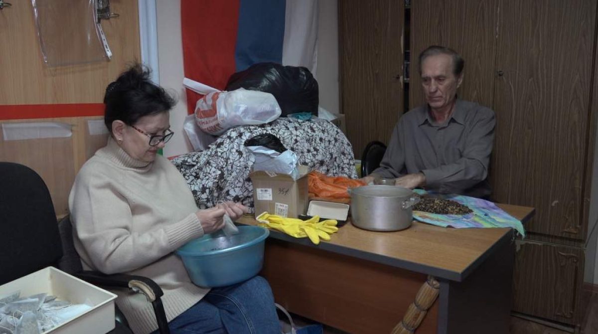 Скоро за ленточку: сальские волонтеры готовят к отправке очередную партию гуманитарного груза