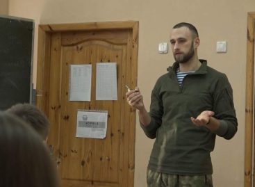 Педагог школы № 3 Матвей Ткачёв стал «Учителем года»