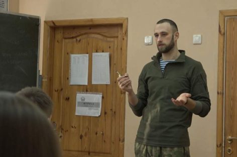 Педагог школы № 3 Матвей Ткачёв стал «Учителем года»