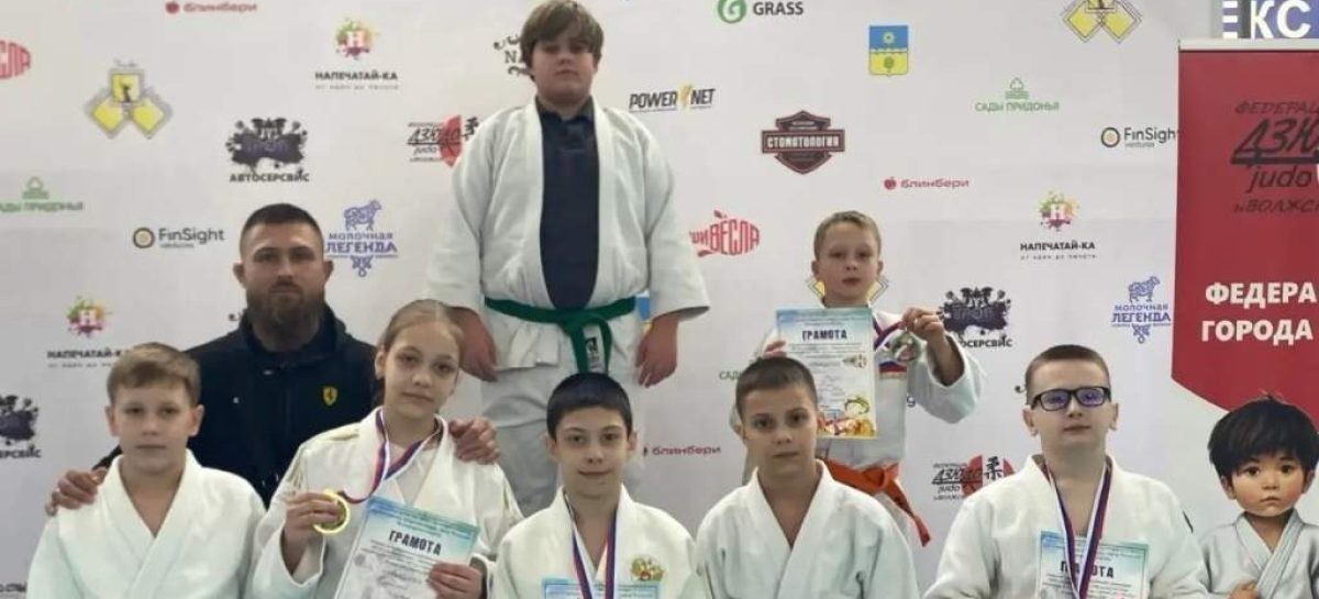 Сальские дзюдоисты завоевали медали на татами в Волжском