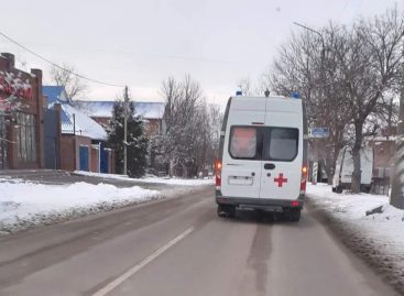 Сальчанин хотел почистить крышу от снега, но не удержался, покатился вниз