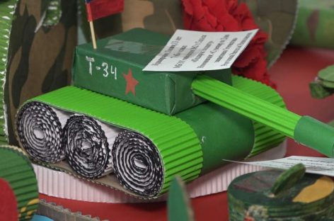 К 23 февраля: на станции юных техников представили детское творчество — лучшие  работы отправят бойцам