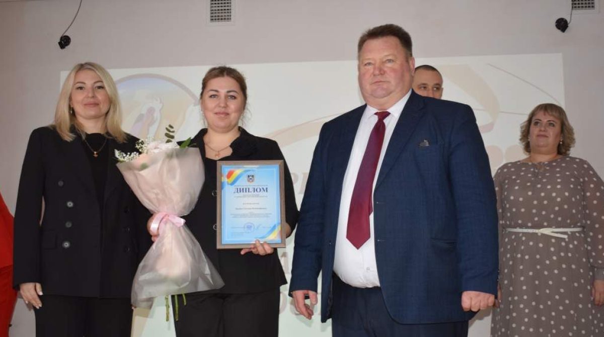 Учитель химии школы № 21 г. Сальска Татьяна Орлова победила в областном конкурсе «За успехи в воспитании»